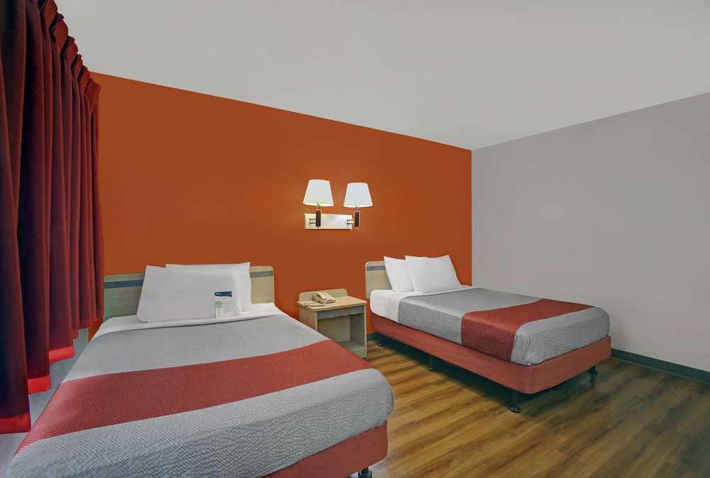 super 8 by wyndham livermore