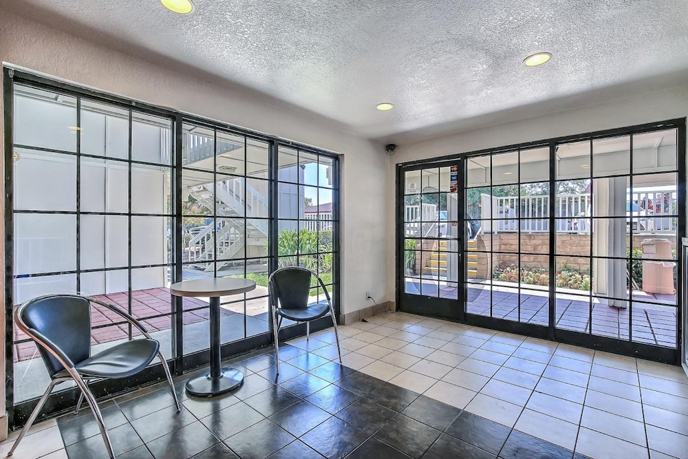 super 8 by wyndham livermore