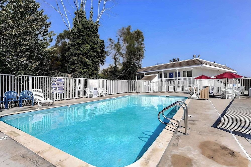 super 8 by wyndham livermore