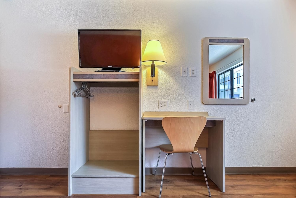 super 8 by wyndham livermore