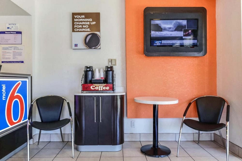 super 8 by wyndham livermore