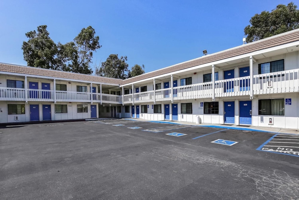 super 8 by wyndham livermore