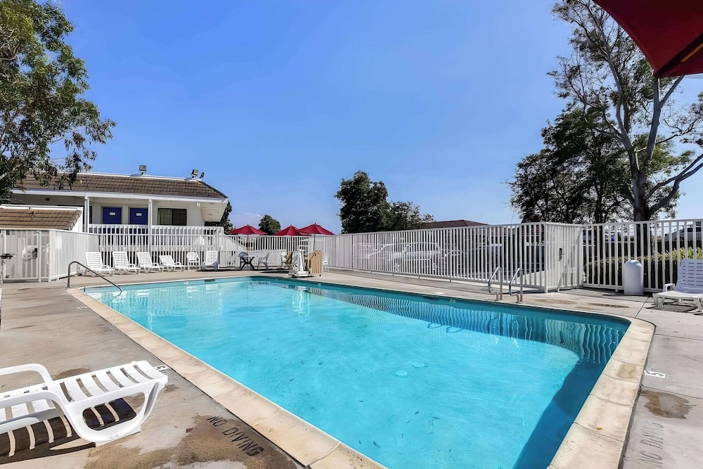 super 8 by wyndham livermore