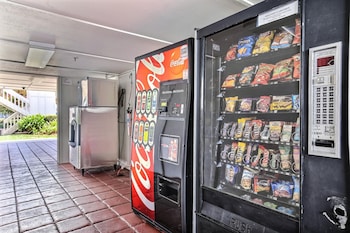 super 8 by wyndham livermore