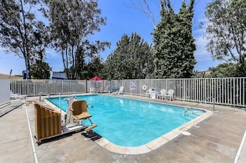 Super 8 By Wyndham Livermore,,2 star