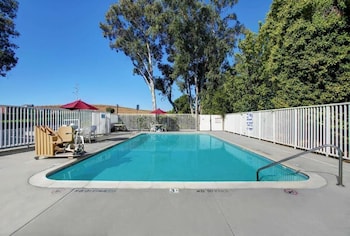 super 8 by wyndham livermore