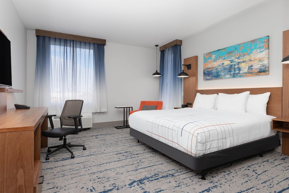 la quinta inn and suites by wyndham eagle pass