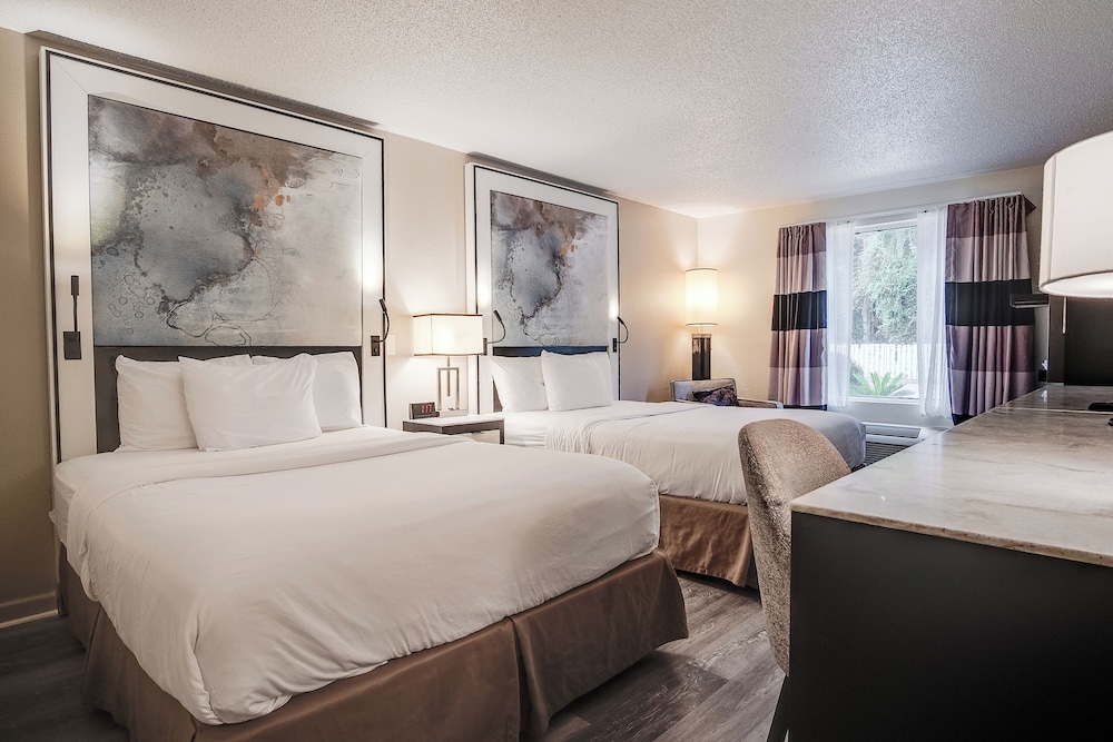 clarks inn savannah airport