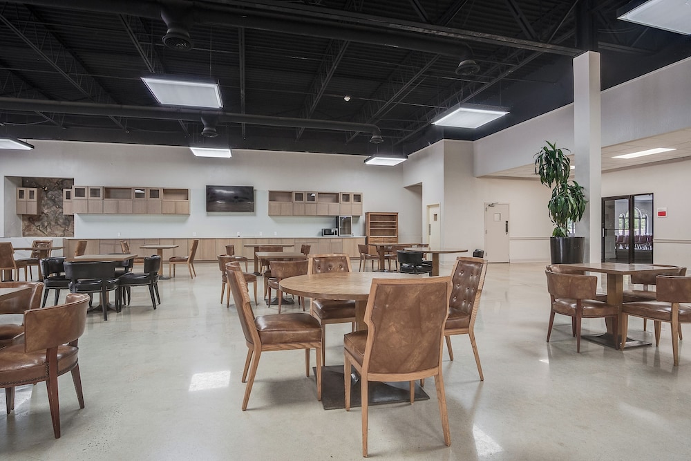 clarks inn savannah airport