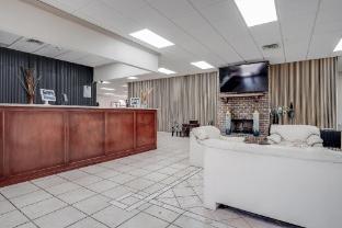 clarks inn savannah airport