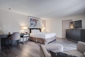 clarks inn savannah airport