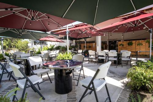 clarks inn savannah airport