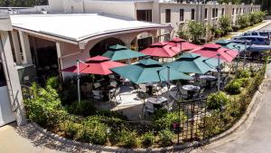 clarks inn savannah airport