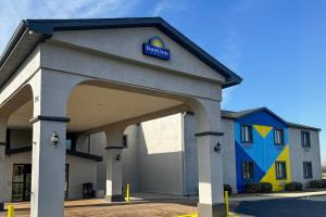 Days Inn By Wyndham Lincoln, Il,,2 star