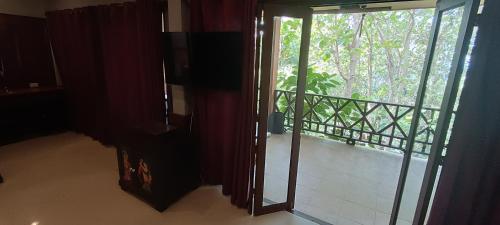 marissa hotel