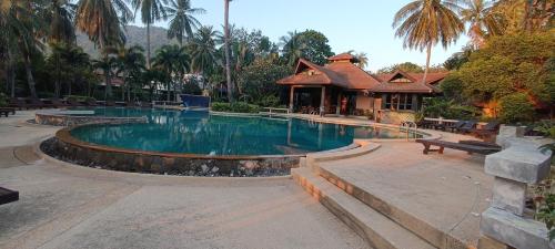marissa hotel