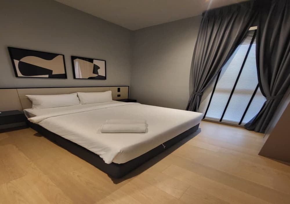 isola klcc hotel trademark collection by wyndham