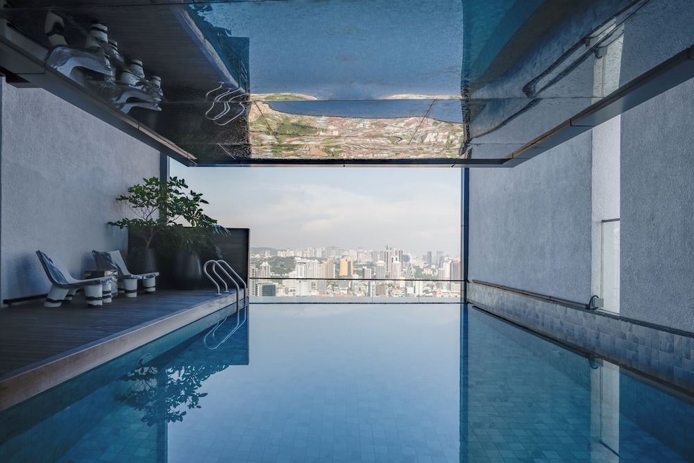isola klcc hotel trademark collection by wyndham