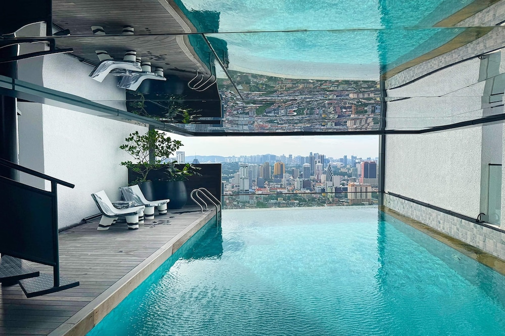 isola klcc hotel trademark collection by wyndham