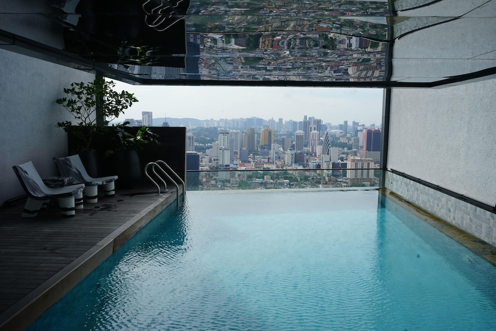 isola klcc hotel trademark collection by wyndham