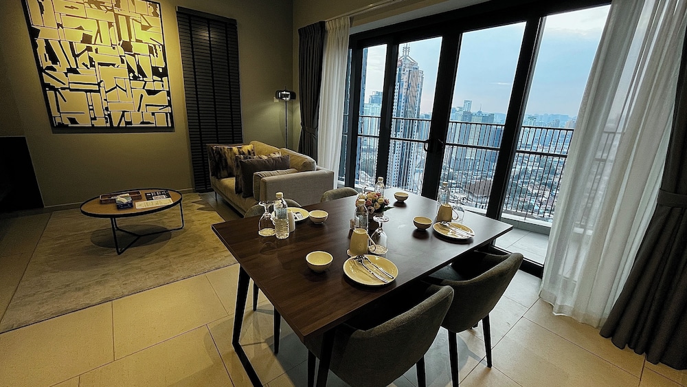 isola klcc hotel trademark collection by wyndham