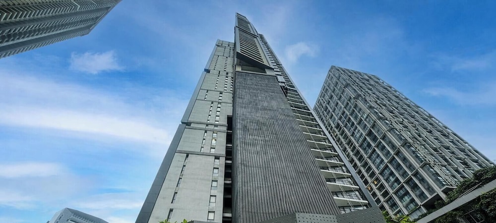 isola klcc hotel trademark collection by wyndham