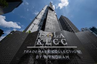 isola klcc hotel trademark collection by wyndham