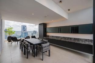 isola klcc hotel trademark collection by wyndham
