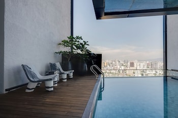 isola klcc hotel trademark collection by wyndham