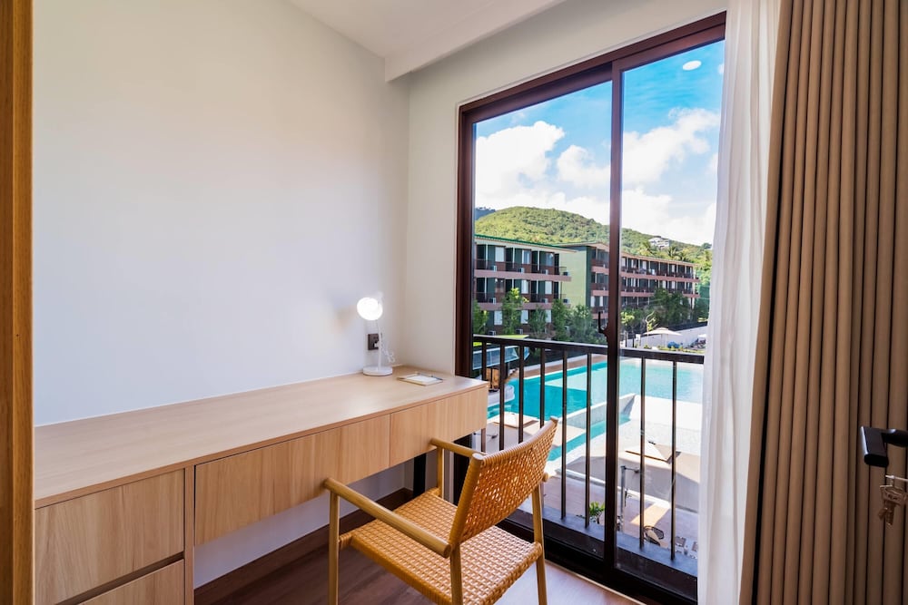 wyndham garden samui wing