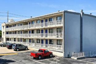 red carpet inn and suites
