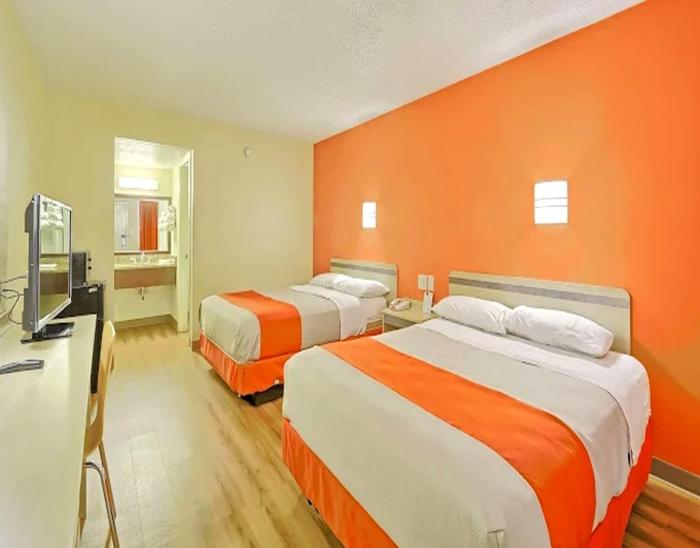 red carpet inn and suites