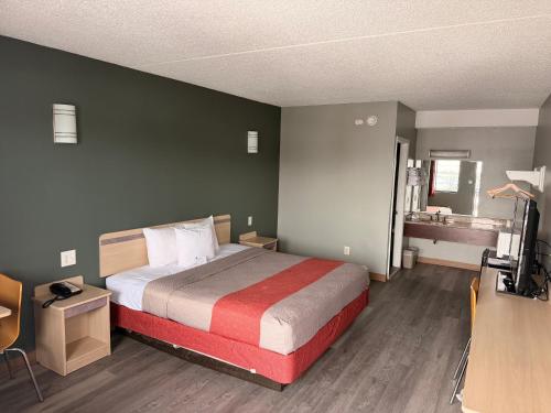 Red Carpet Inn And Suites,,2 star