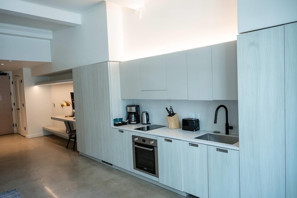 reside craftsman los angeles a wyndham residence