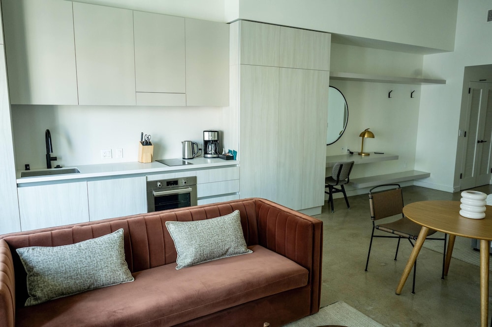 reside craftsman los angeles a wyndham residence