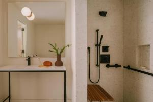 reside craftsman los angeles a wyndham residence