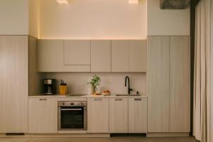 reside craftsman los angeles a wyndham residence