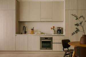 reside craftsman los angeles a wyndham residence