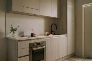 reside craftsman los angeles a wyndham residence