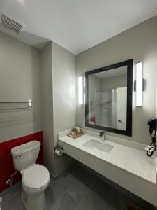 super 8 by wyndham baytown
