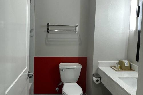 super 8 by wyndham baytown