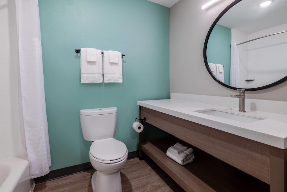 echo suites extended stay by wyndham colorado springs airpt