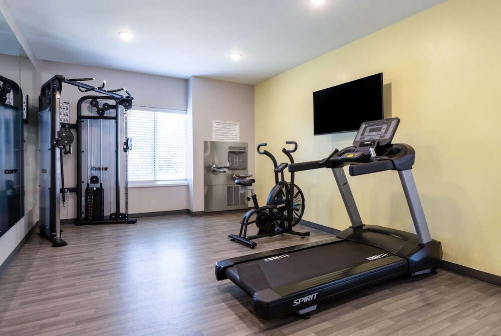 echo suites extended stay by wyndham colorado springs airpt