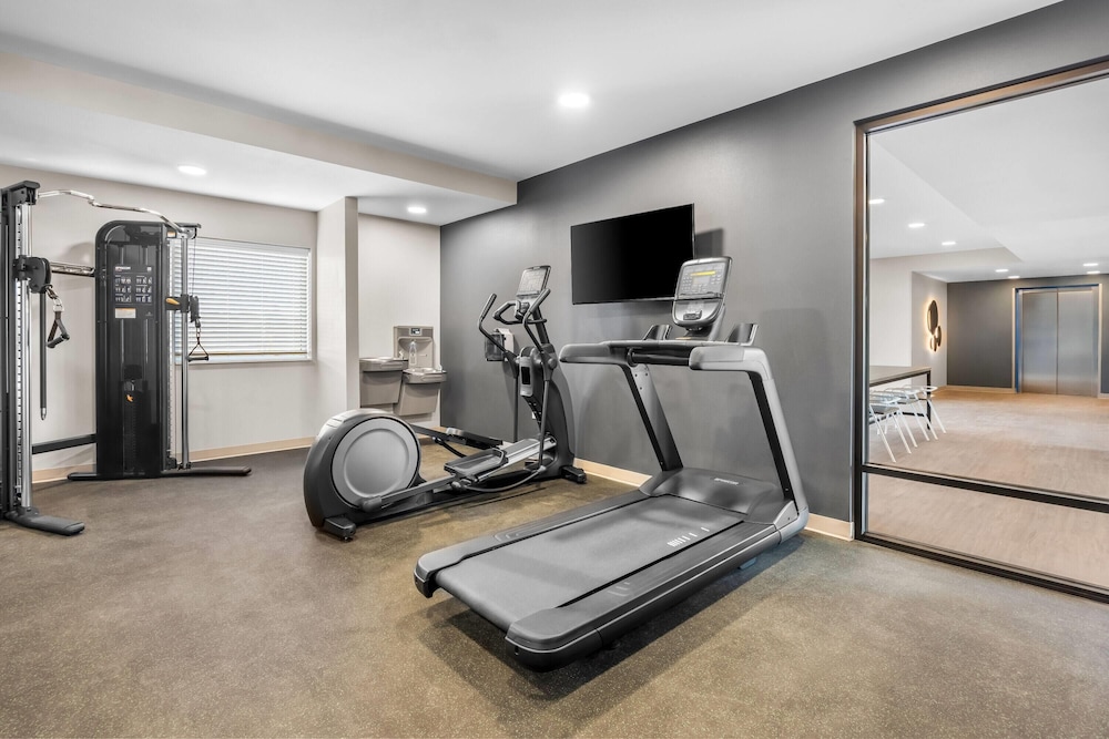 echo suites extended stay by wyndham colorado springs airpt