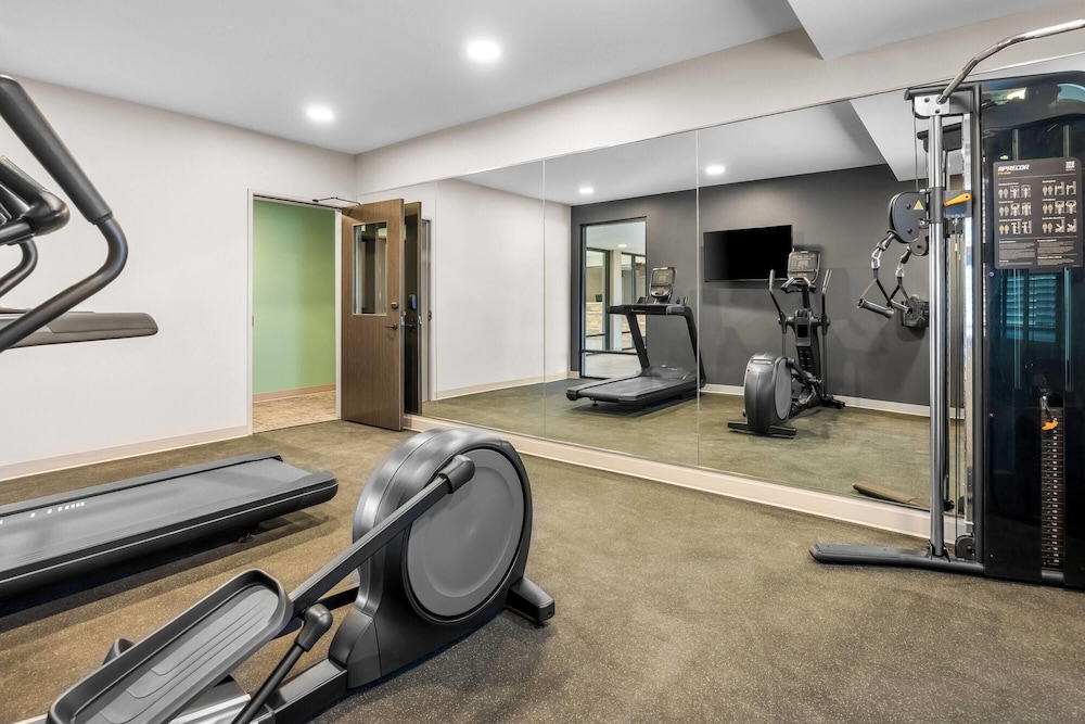 echo suites extended stay by wyndham colorado springs airpt