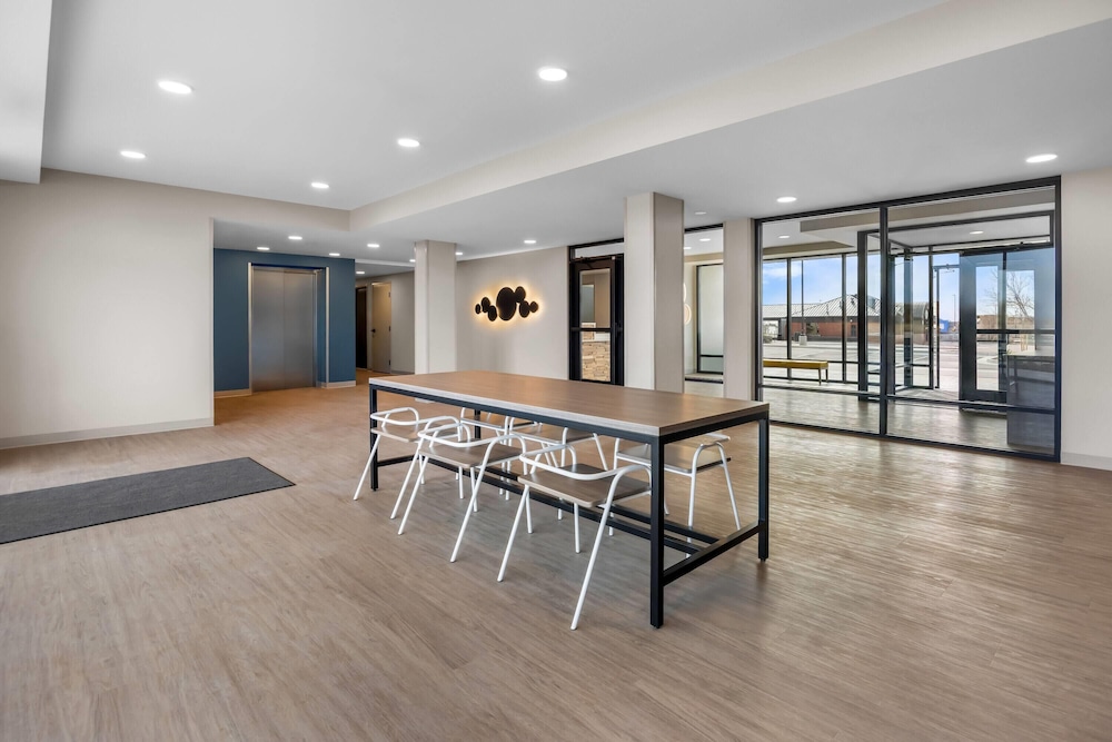 echo suites extended stay by wyndham colorado springs airpt