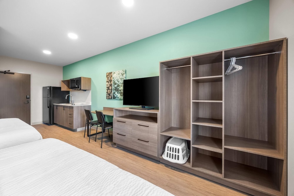 echo suites extended stay by wyndham colorado springs airpt
