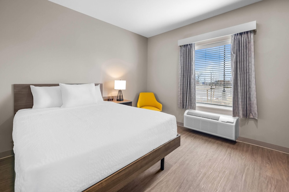 echo suites extended stay by wyndham colorado springs airpt