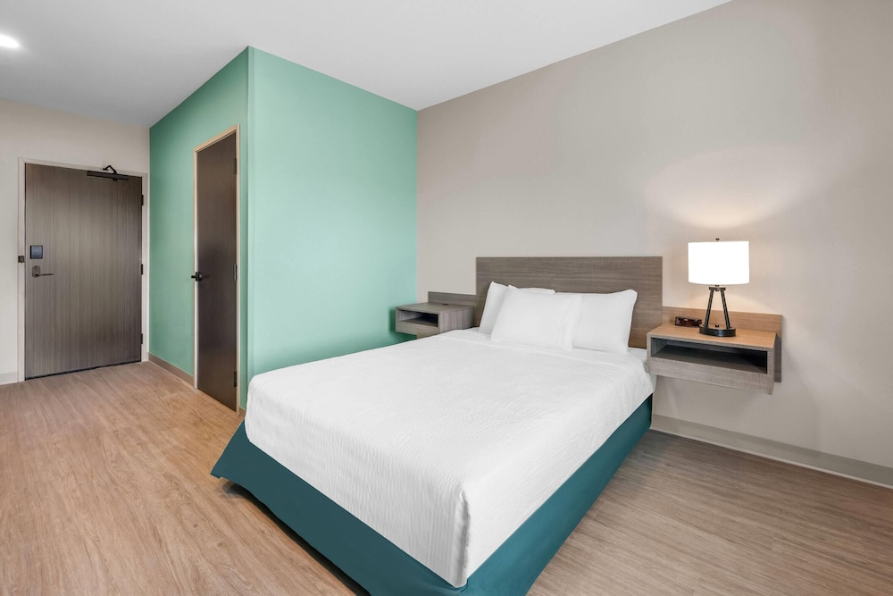 echo suites extended stay by wyndham colorado springs airpt