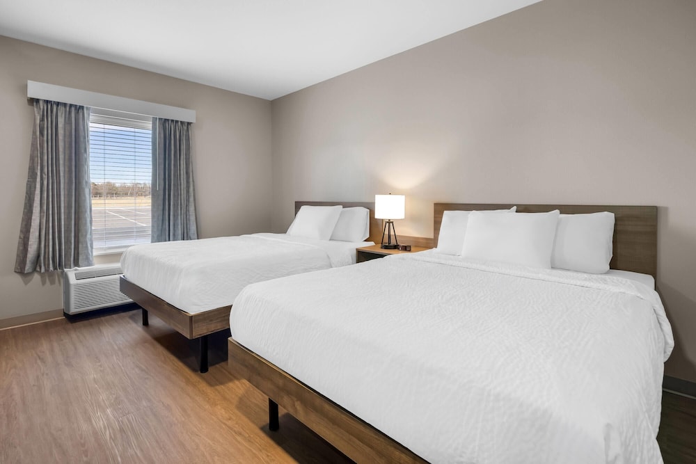 echo suites extended stay by wyndham colorado springs airpt